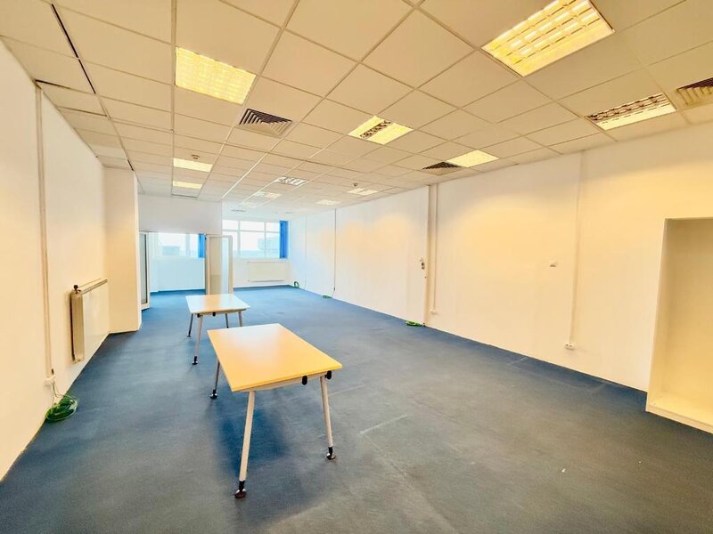 Aviatiei, Dimitrie Pompeiu spatii de birouri/ depozitare la metrou (Pipera)