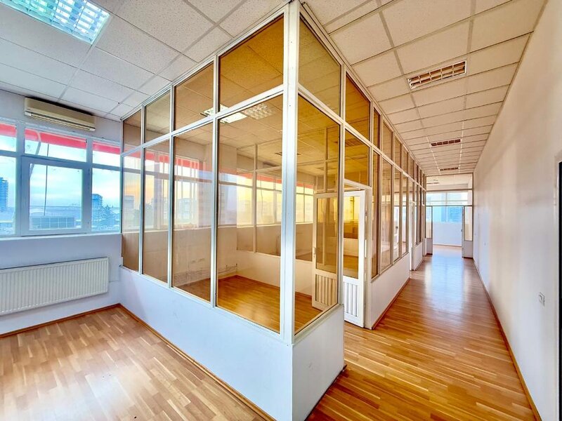 Aviatiei, Dimitrie Pompeiu spatii de birouri/ depozitare la metrou (Pipera)